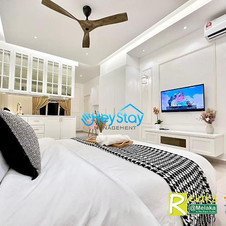 Novo 8 Residence Bachang By Heystay Management Kampong Tambak Экстерьер фото