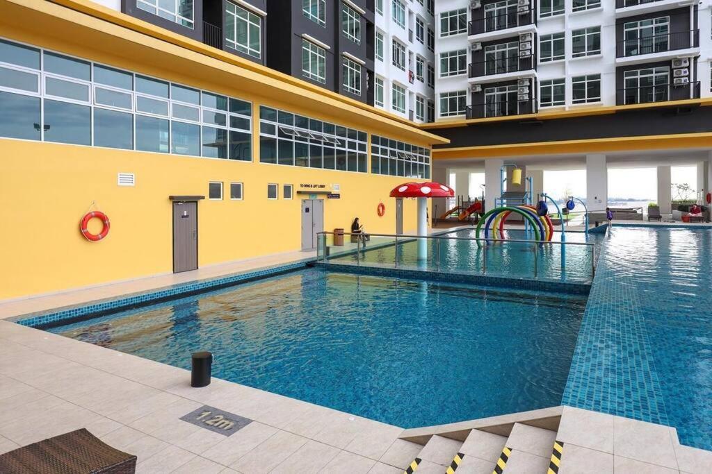 Novo 8 Residence Bachang By Heystay Management Kampong Tambak Экстерьер фото