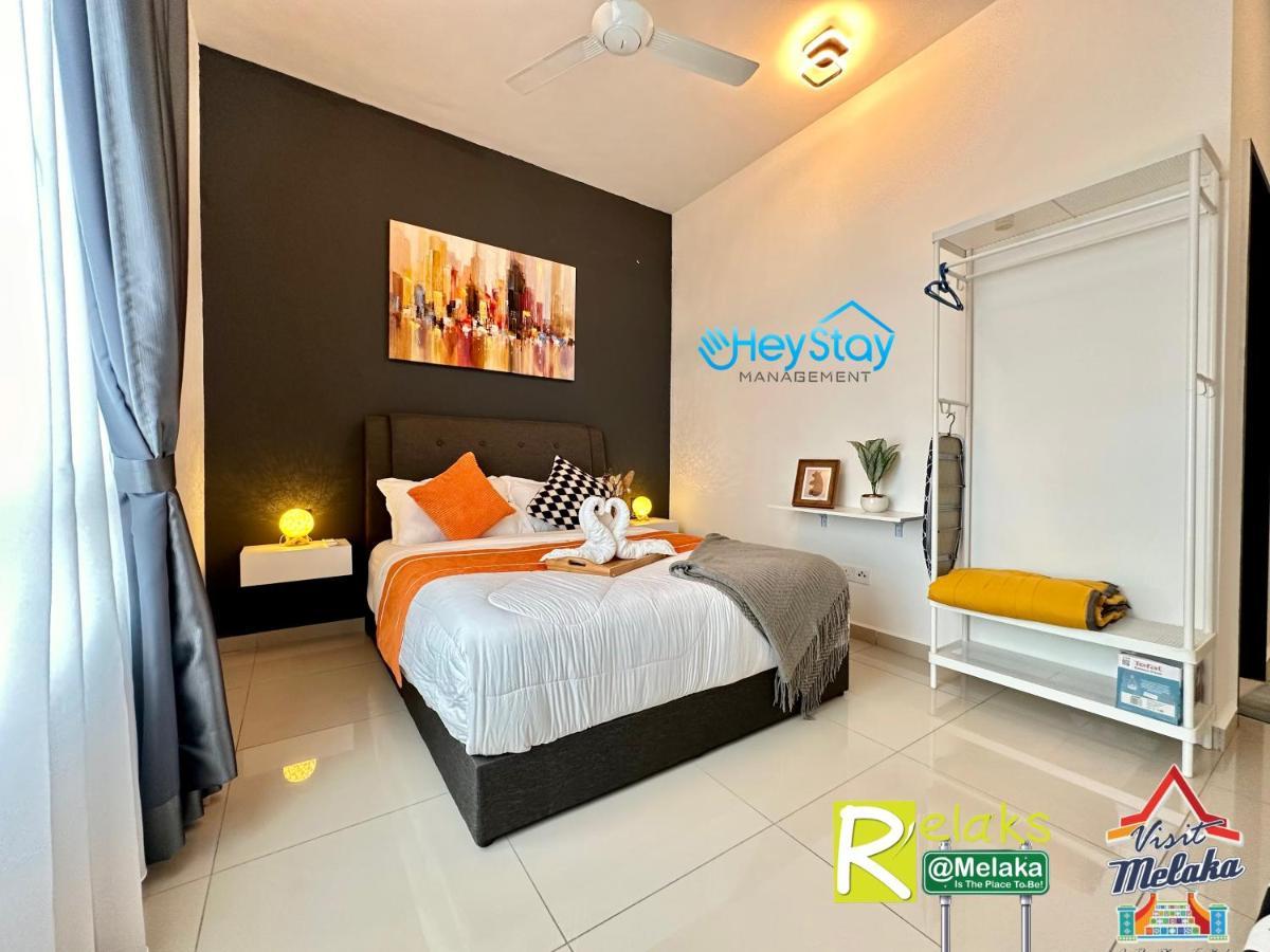 Novo 8 Residence Bachang By Heystay Management Kampong Tambak Экстерьер фото