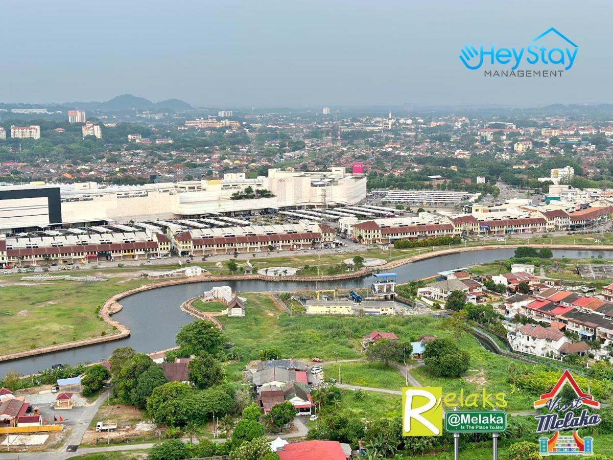 Novo 8 Residence Bachang By Heystay Management Kampong Tambak Экстерьер фото
