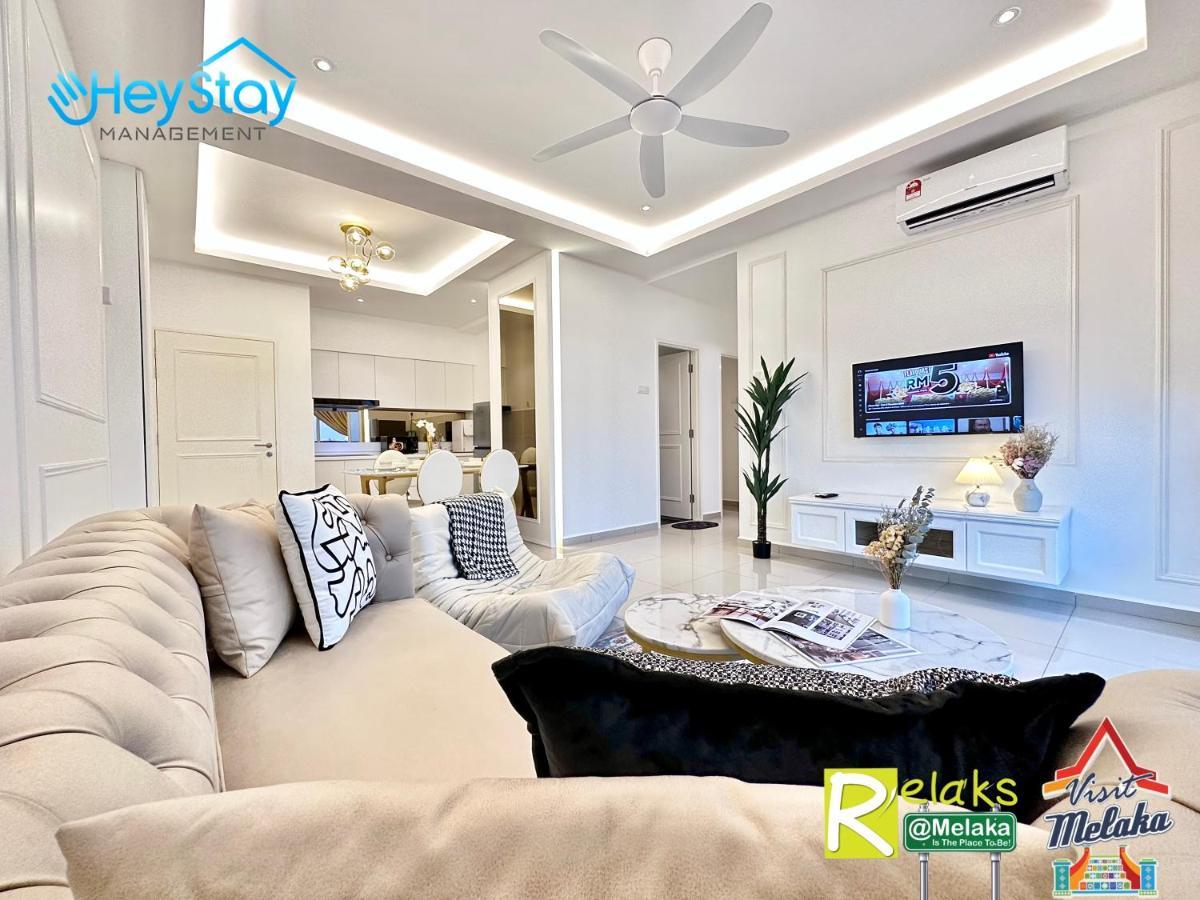 Novo 8 Residence Bachang By Heystay Management Kampong Tambak Экстерьер фото