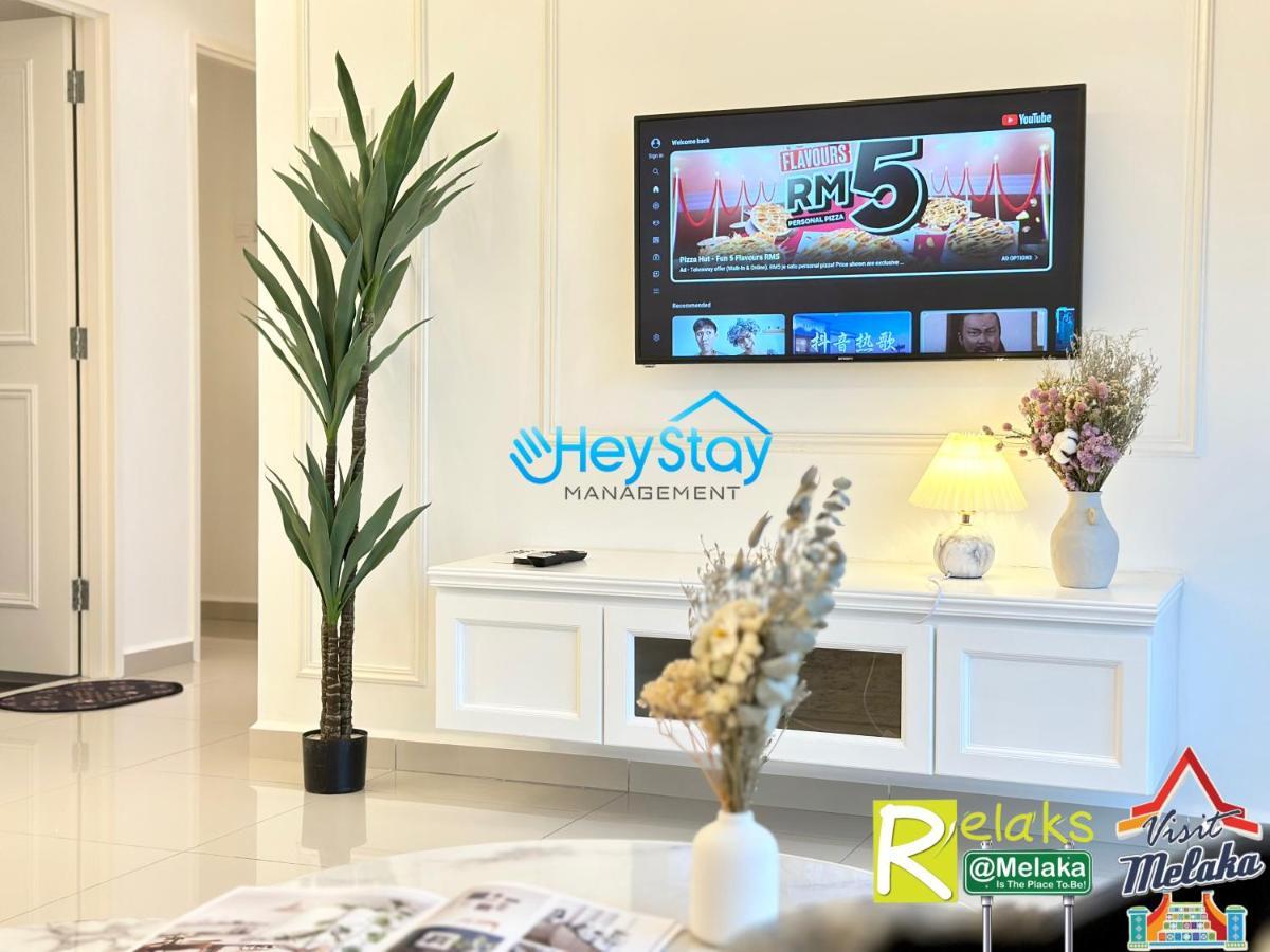 Novo 8 Residence Bachang By Heystay Management Kampong Tambak Экстерьер фото
